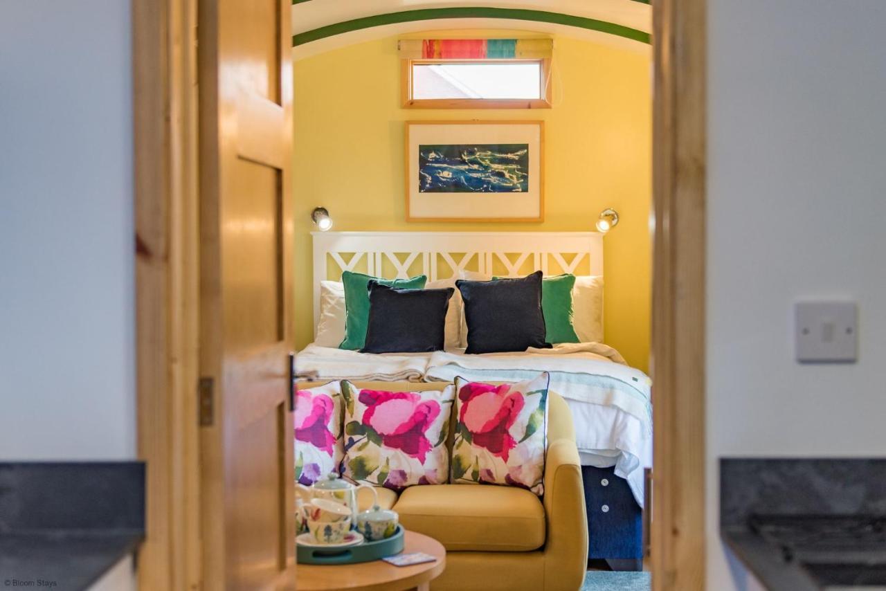 Plumcot Halt By Bloom Holiday home *