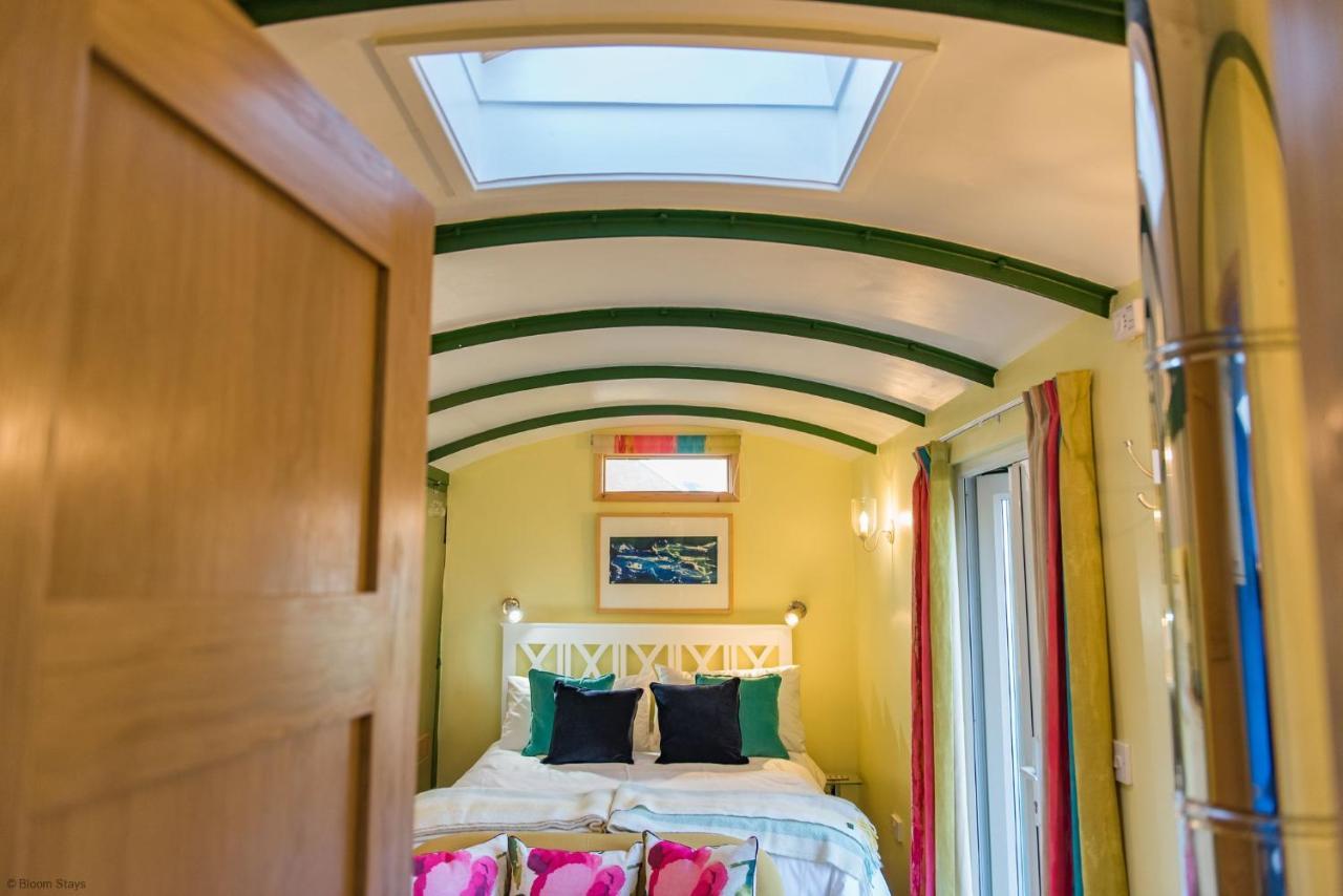 Plumcot Halt By Bloom Holiday home *
